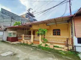 Rumah di jalan surya (dekat kanal titi kuning)