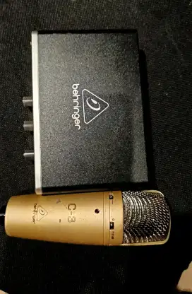 Mic C3 behringer & audio interface.