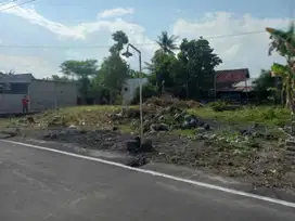 Tanah Pekarangan Dekat Pasar Taji Klaten, hanya 300 meter jalan solo