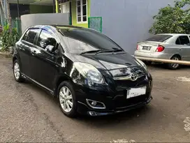 DIJUAL YARIS S LIMITED AT HITAM