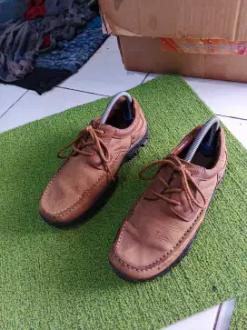 Sepatu formal semi boots kulit Staccato