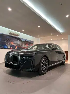 BMW 735I M SPORT 2024