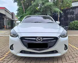 TERMURAH SIAP PAKAI!! MAZDA 2 GT SKYACTIV MATIC 2016 PUTIH