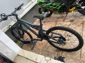 Sepeda Polygon MTB Supreme