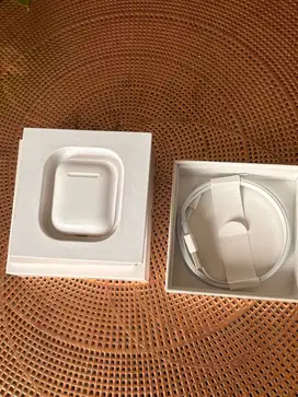 Airpods Gen 2 ( Baru hanya buka plastik belum pernah di Pakai)