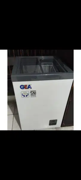 Chest freezer merkGEA 100 liter