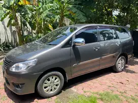 DIJUAL 2012 Toyota Kijang Innova Matic AT Diesel Grey (Abu abu)