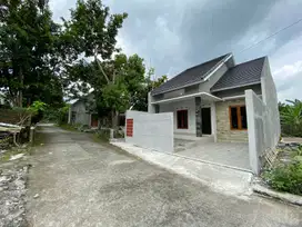 RUMAH SIAP HUNI LUAS TIPE 88 TERJANGKAU DEKAT JL PALAGAN KM 12