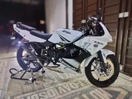 Kawasaki Ninja RR putih