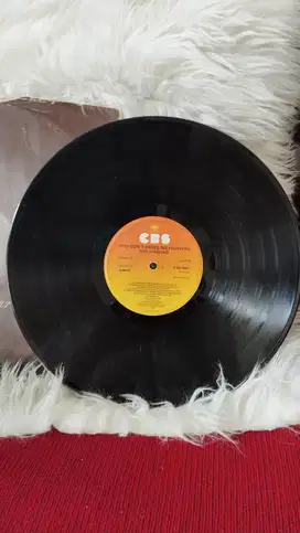 Vinyl Piringan Hitam Edisi UK 1978