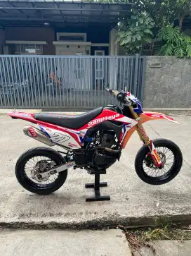 Honda Crf 2018 150L custom supermoto