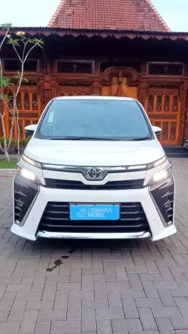 TOYOTA VOXY 2.0 AT 2019