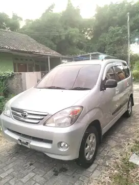 Toyota Avanza 2004 Bensin