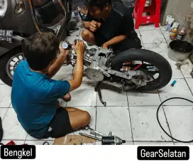 Dinjual bengkel dan isinya