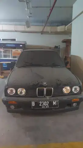 Mobil bekas . BMW