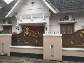 Rumah Disewakan untuk Keluarga