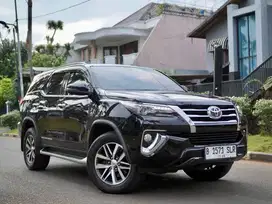 TOYOTA FORTUNER 2.4 VRZ 4x4 HITAM KM 80rb (REAL)