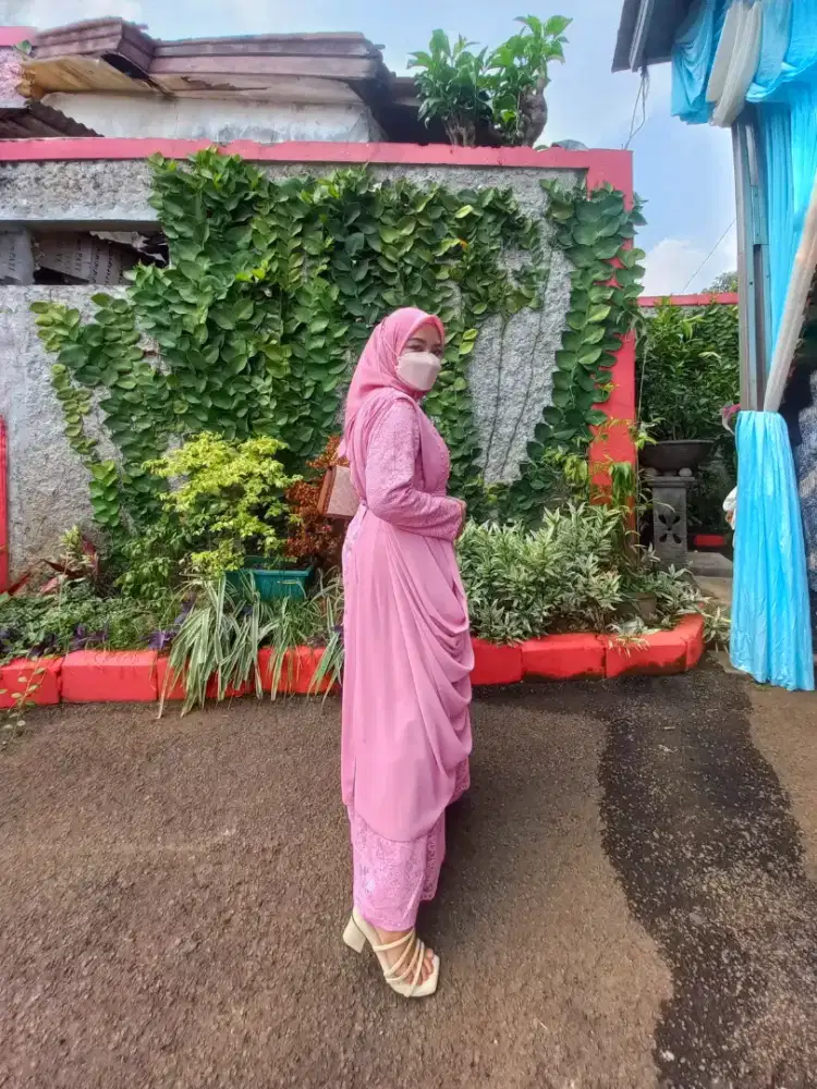 Long Kebaya Pink