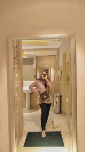 Kebaya Cream Atasan