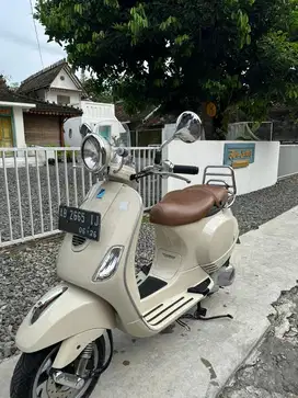 Vespa LxV Istimewa