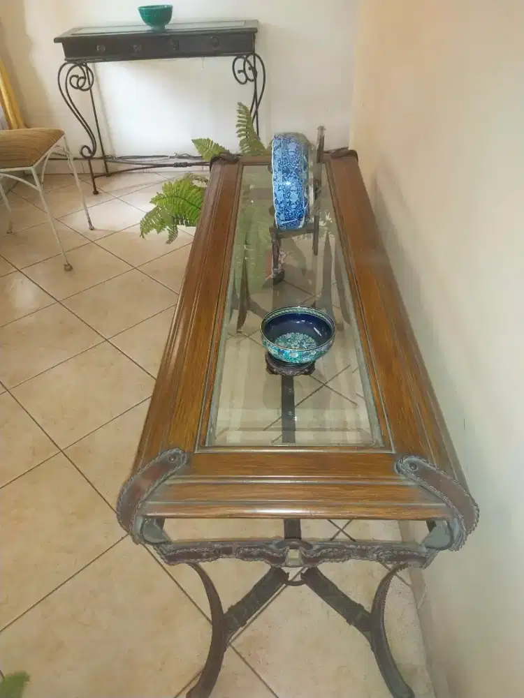 Meja consul lama