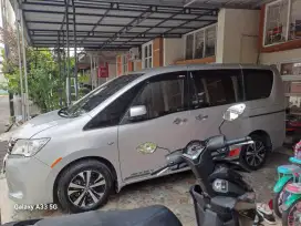 Jual Nissan serena 2013