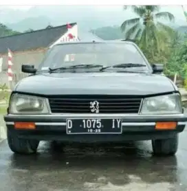 Peugeot 505 GR Matic th 1986
Dashboard sudah model kedua