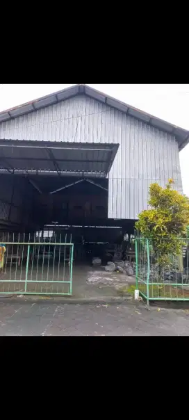 Dijual tanah bonus bangunan gudang di cica Abianbase Badung Bali