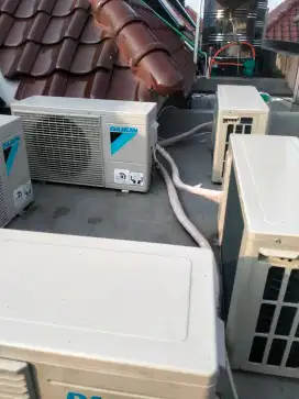 Service AC bongkar pasang AC tambah freon AC perbaikan AC