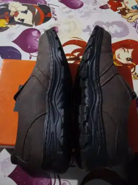 Sepatu pria watchout