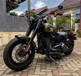 TURUN HARGA‼️Harley Davidson
Softail Slim S (Captain America) 2017