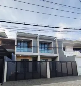 Sutorejo-Bisa KPR‼️Jual Rumah Baru Dekat Pakuwon City,ITS