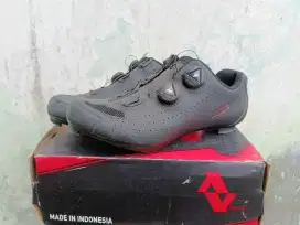 Sepatu sepeda roadbike cleat Avelio