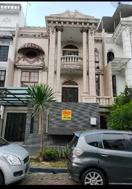 Dijual Villa  Palace residence polonia medan