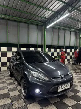 BU TERMURAH Take Over Kredit Ford Fiesta 2012 Full Modif