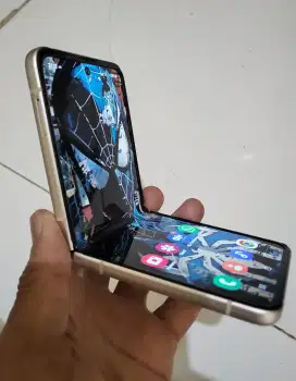 Samsung Z Flip 3 murah aja..