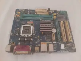 MOTHERBOARD GIGABYTE + RAM 2 KEPING