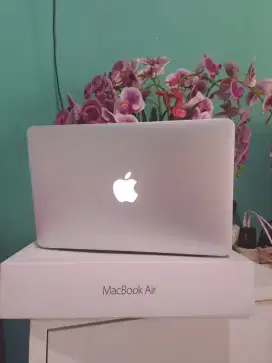 Dijual Apple Macbook Air 11 inc tahun 2015