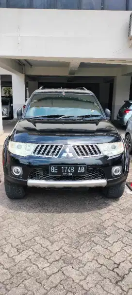 Pajero exceed 4*2 solar 2011