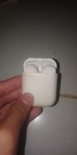 Airpods TWS iPhone i12 (bekas namun bass full Power)