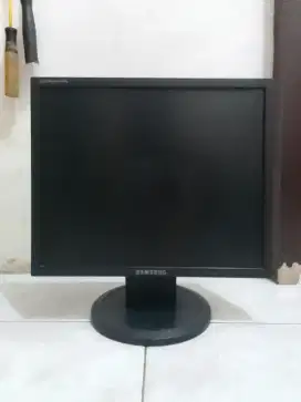 MONITOR merk samsung 17in ( RUSAK )