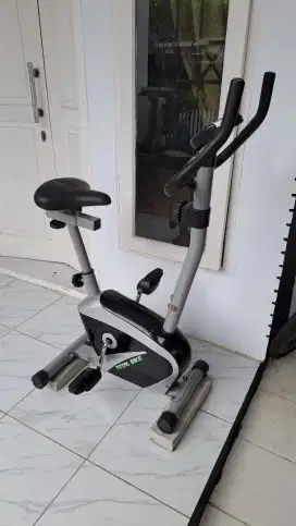 Sepeda Statis Olahraga Gym Fitness