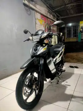 YAMAHA F1ZR 97 HITAM