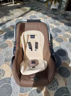 Dijual Carseat Babyelle bekas