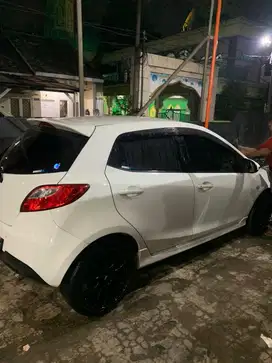 Mazda 2 2011 Bensin