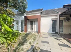 dijual murah rumah 1 lantai di beverly