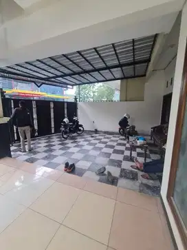 DIJUAL RUMAH MEWAH 2 lantai DEKAT AKMIL,SUPERINDO PAKELAN