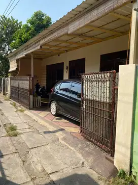 JUAL RUMAH STRATEGIS DEPAN PEMKAB BANYUWANGI