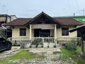 Rumah Dijual SHM, LB = 132 m2, LT = 459 m2