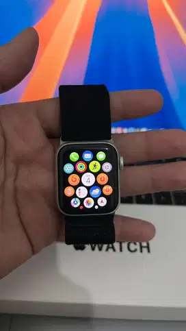 Apple Watch SE Gen 2 (40mm Starlight)